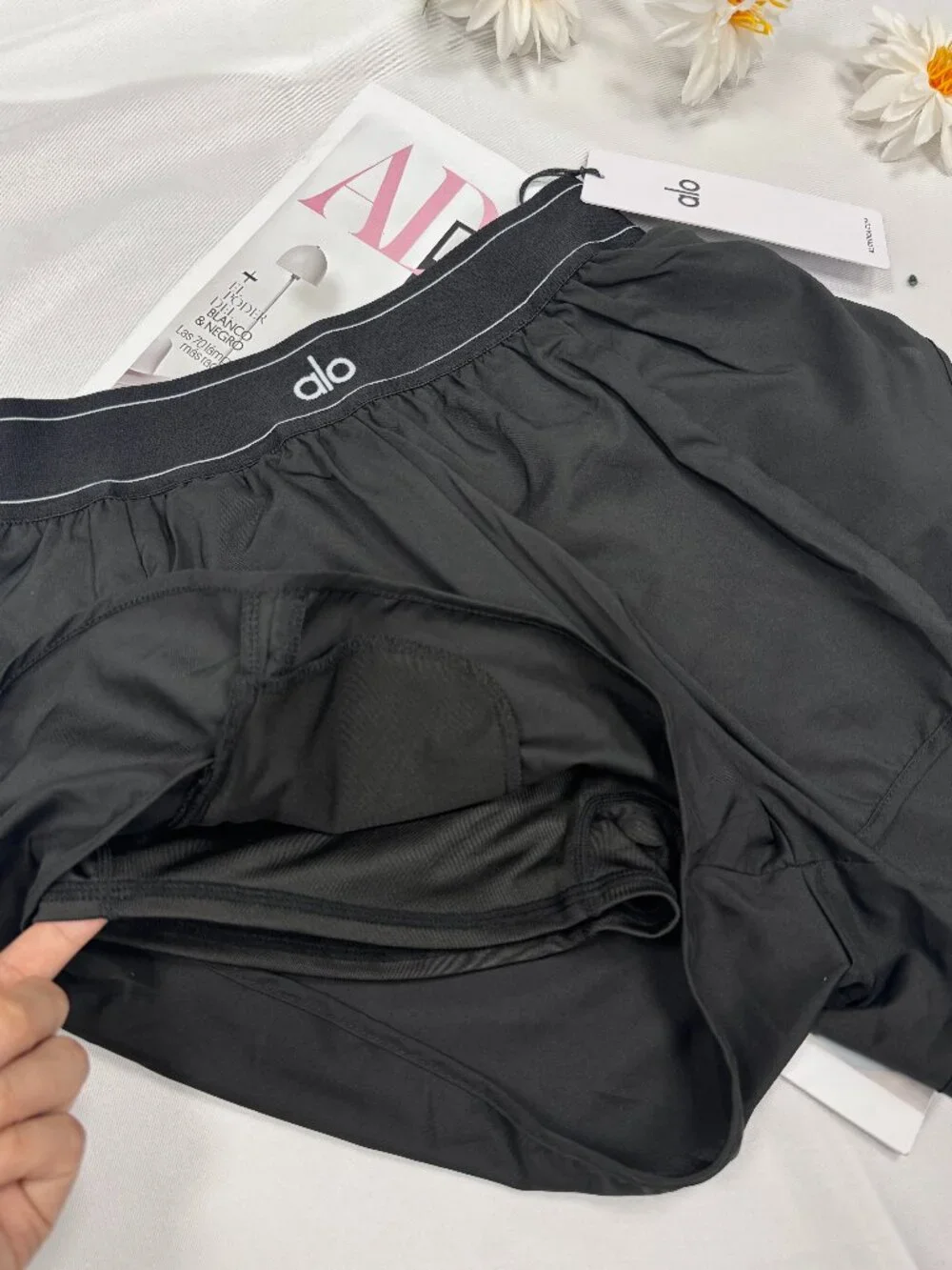 Brand New Alo Yoga😆Match Point Short Black ( Loose fit, elastic waistband )